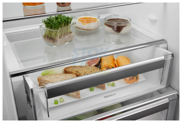 Встраиваемый двухкамерный холодильник Electrolux LNS9TE19S фото 6