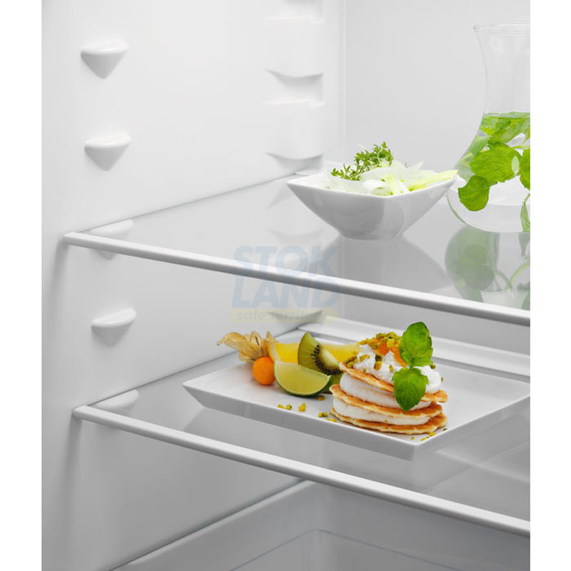 Встраиваемый двухкамерный холодильник Electrolux LNS5LE18S фото 8